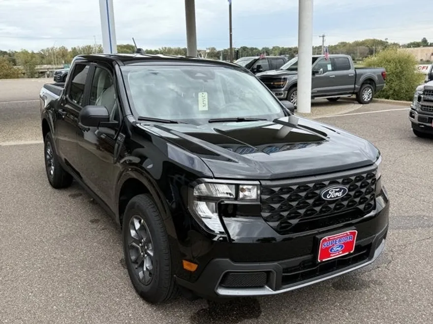 2025 Ford Maverick XLT photo 1