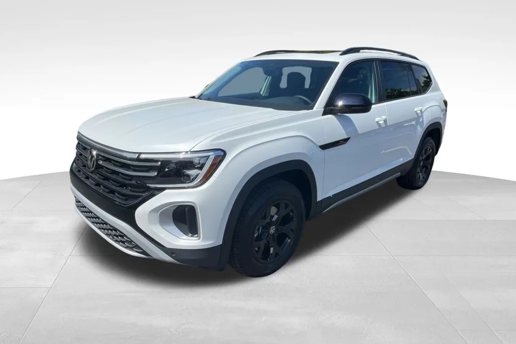 2026 Volkswagen Atlas Peak Edition SE photo 1