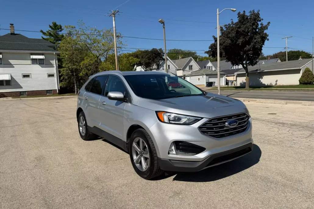 2019 Ford Edge SEL photo 1