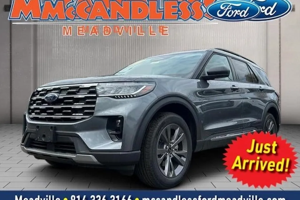 2025 Ford Explorer photo 1