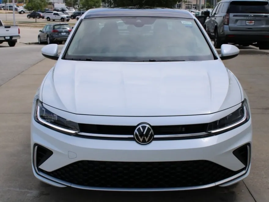 2025 Volkswagen Jetta 1.5T SE photo 1
