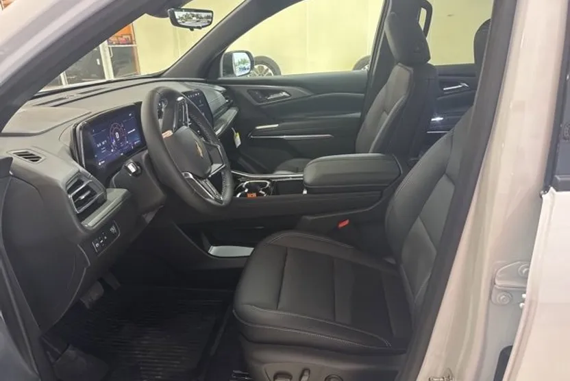 2026 Chevrolet Traverse photo 1