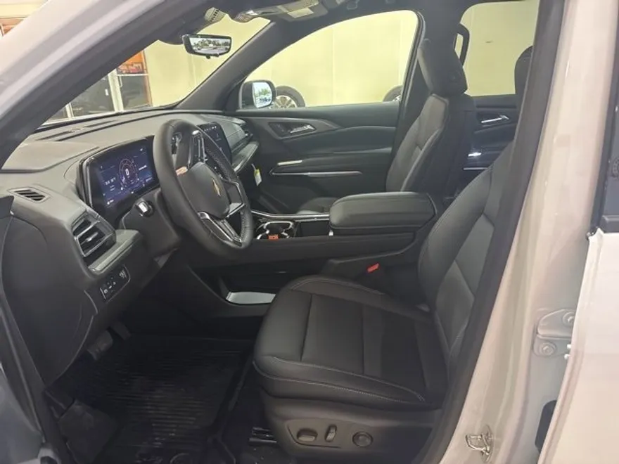 2026 Chevrolet Traverse photo 1