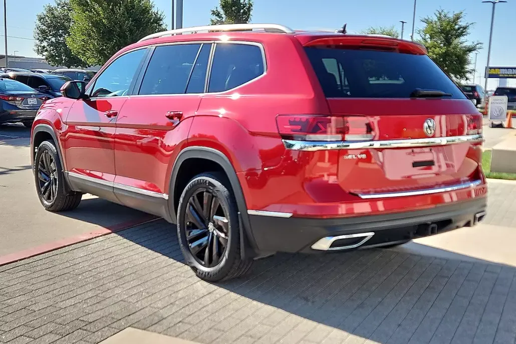 2023 Volkswagen Atlas SEL photo 1