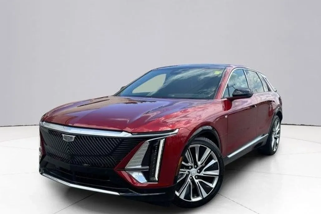 2024 Cadillac Lyriq Luxury photo 1