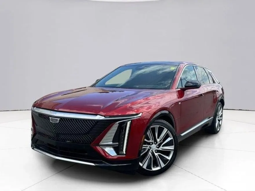 2024 Cadillac Lyriq Luxury photo 1