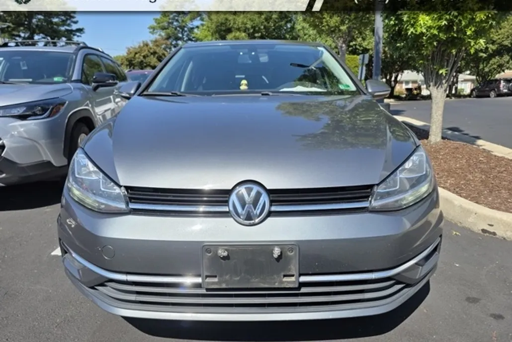 2018 Volkswagen Golf TSI S photo 1