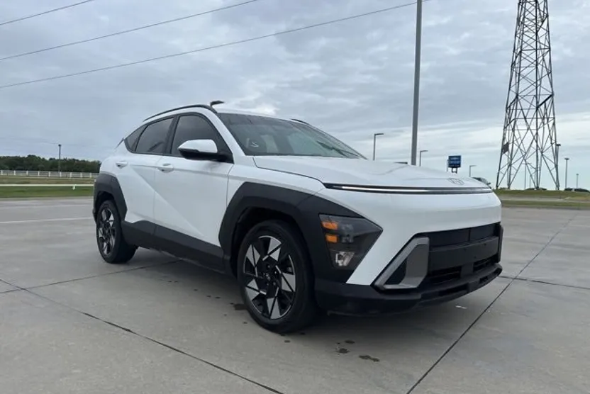 2024 Hyundai Kona SEL photo 1