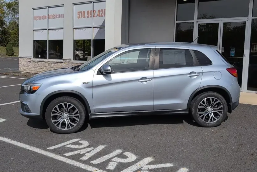 2016 Mitsubishi Outlander Sport ES SE photo 1
