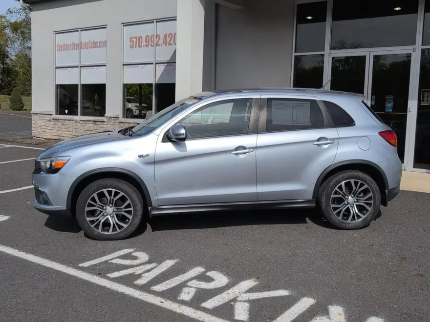2016 Mitsubishi Outlander Sport ES SE photo 1