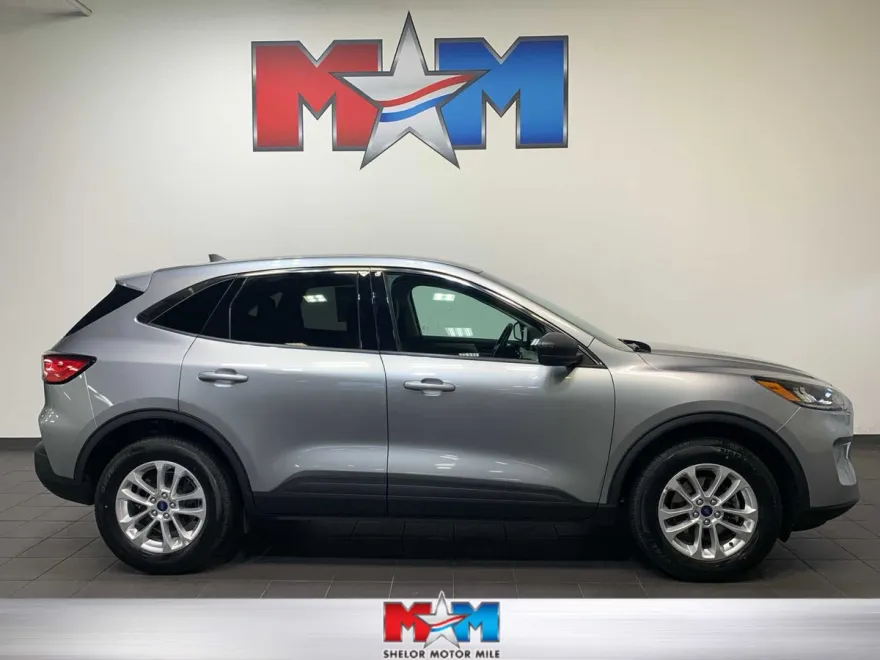2022 Ford Escape SE photo 1