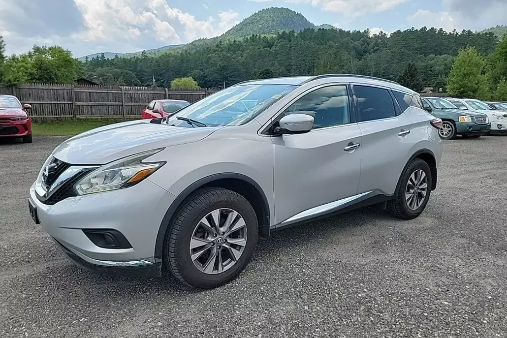 2015 Nissan Murano SV photo 1
