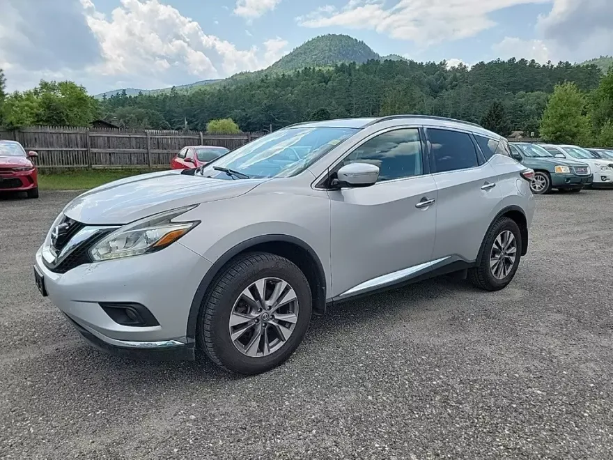 2015 Nissan Murano SV photo 1