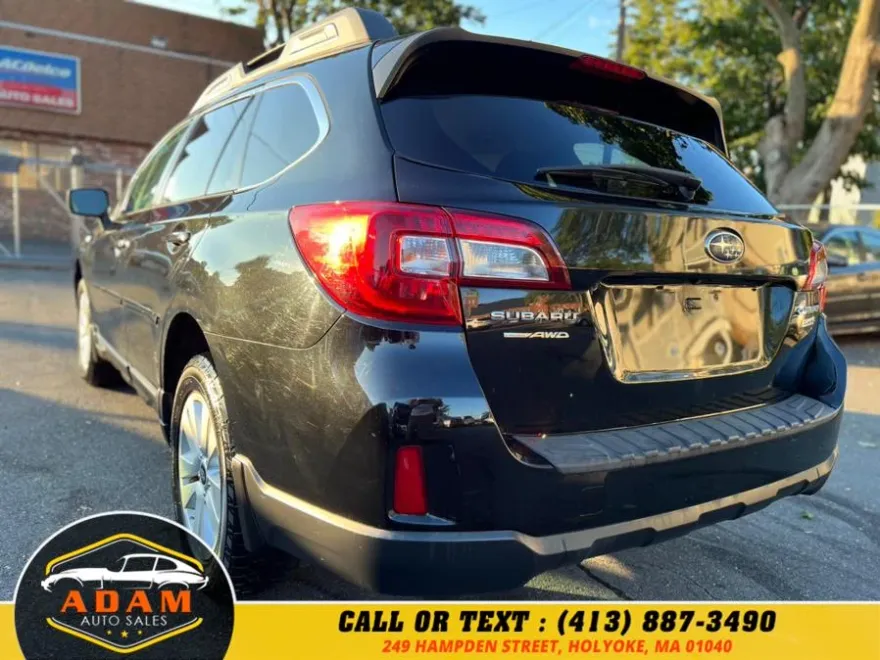 2017 Subaru Outback Premium photo 1