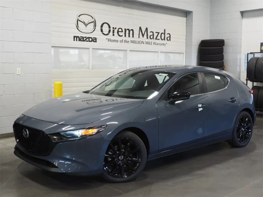 2025 Mazda Mazda3 2.5 s Carbon photo 1