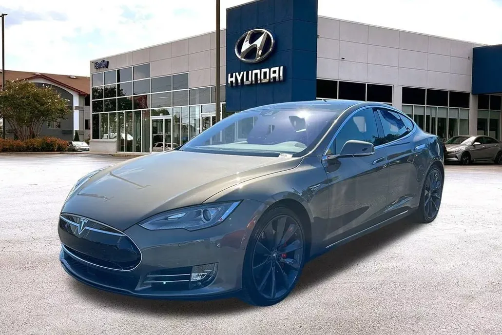 2015 Tesla Model S 90D photo 1