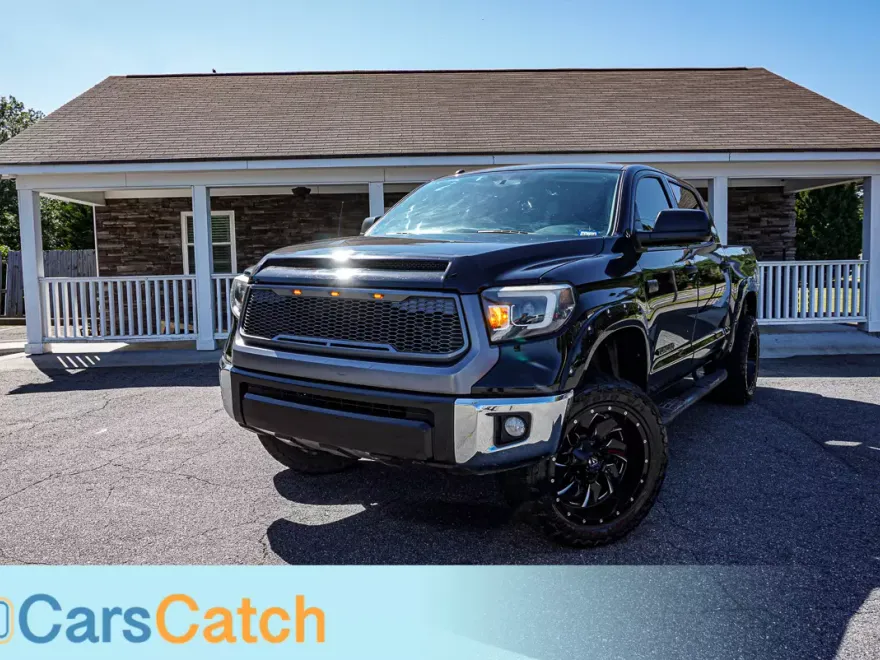 2017 Toyota Tundra SR5 photo 1