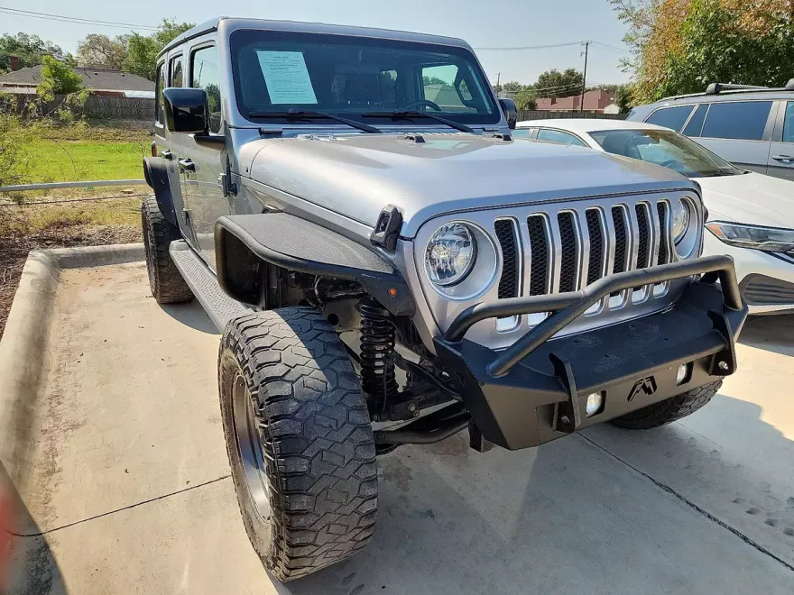 2020 Jeep Wrangler Unlimited Sahara photo 1