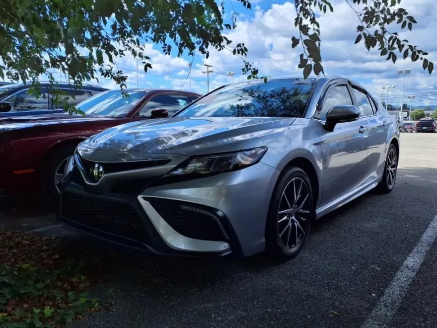 2024 Toyota Camry SE photo 1