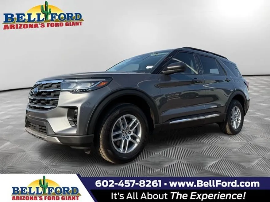 2025 Ford Explorer photo 1