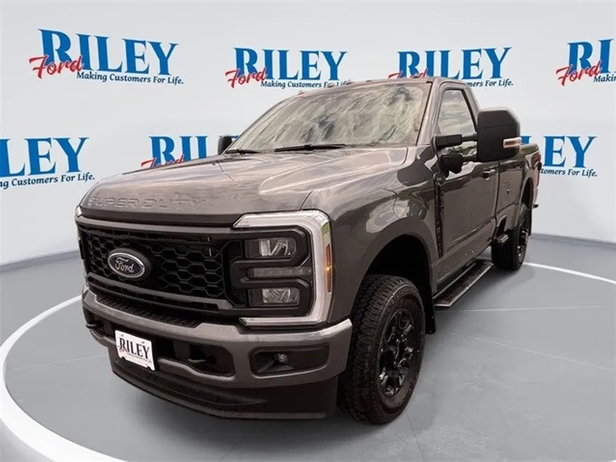 2025 Ford F-350 photo 1