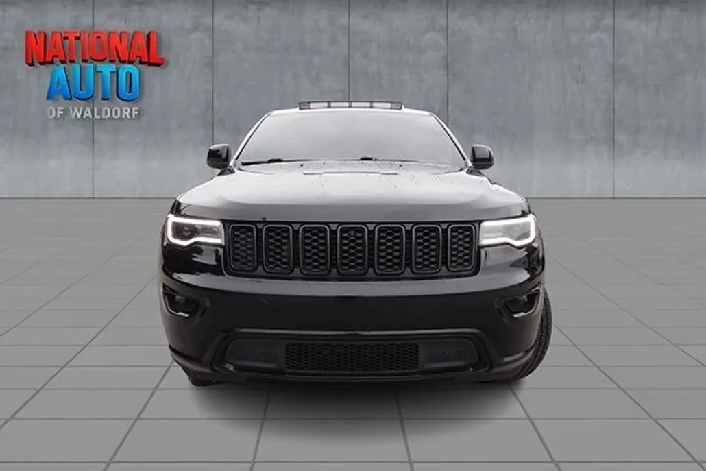 2022 Jeep Cherokee Laredo photo 1