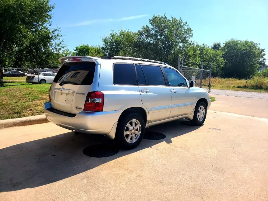 2005 Toyota Highlander photo 1