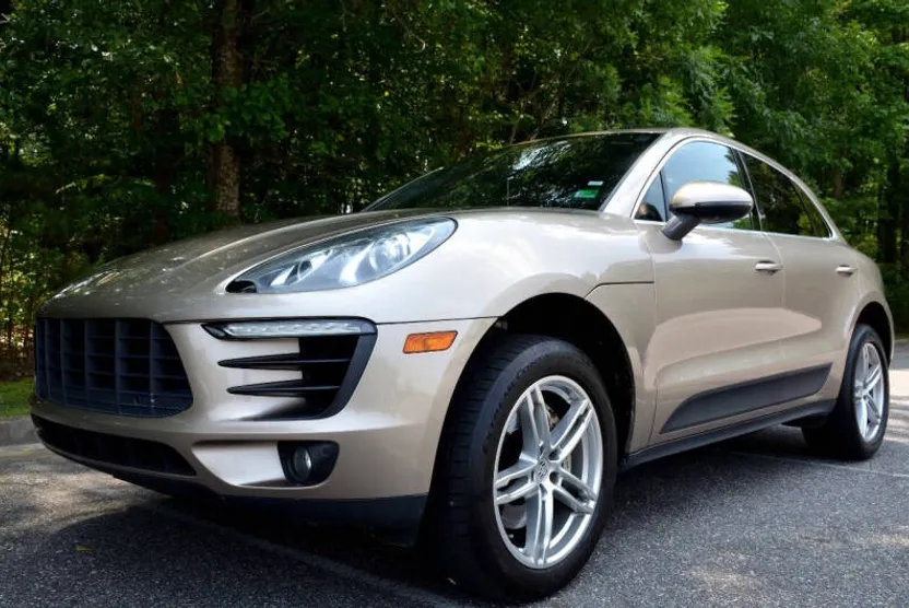 2016 Porsche Macan S photo 1