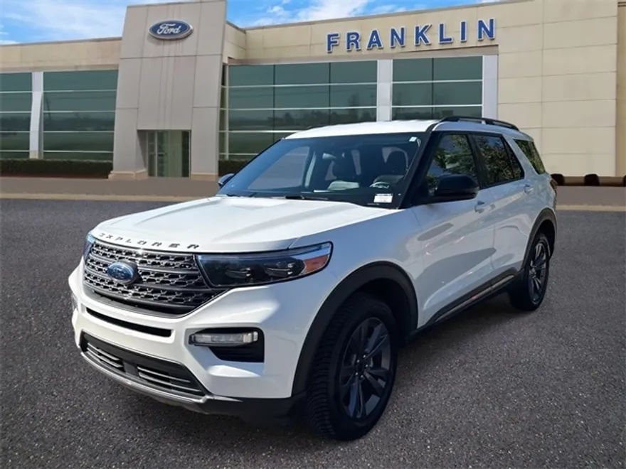2022 Ford Explorer XLT photo 1