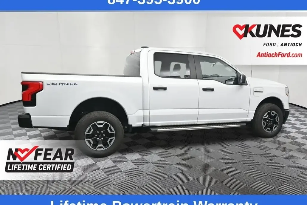 2023 Ford F-150 Lightning photo 1