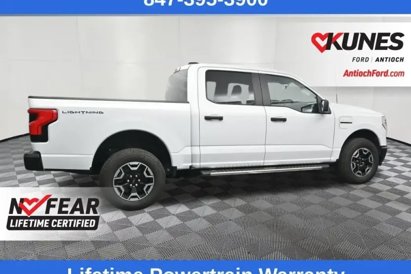 2023 Ford F-150 Lightning photo 1