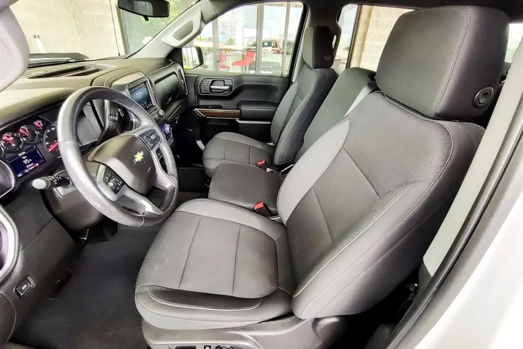 2022 Chevrolet Silverado 1500 LT photo 1