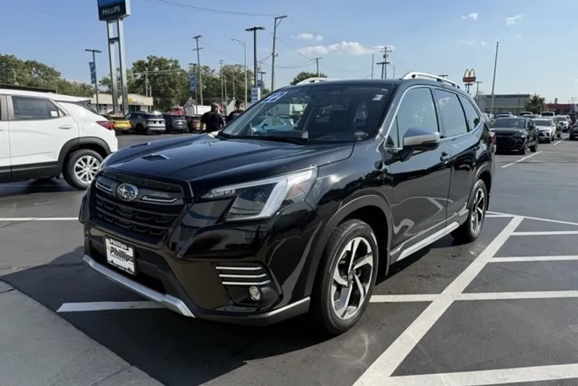 2022 Subaru Forester Touring photo 1