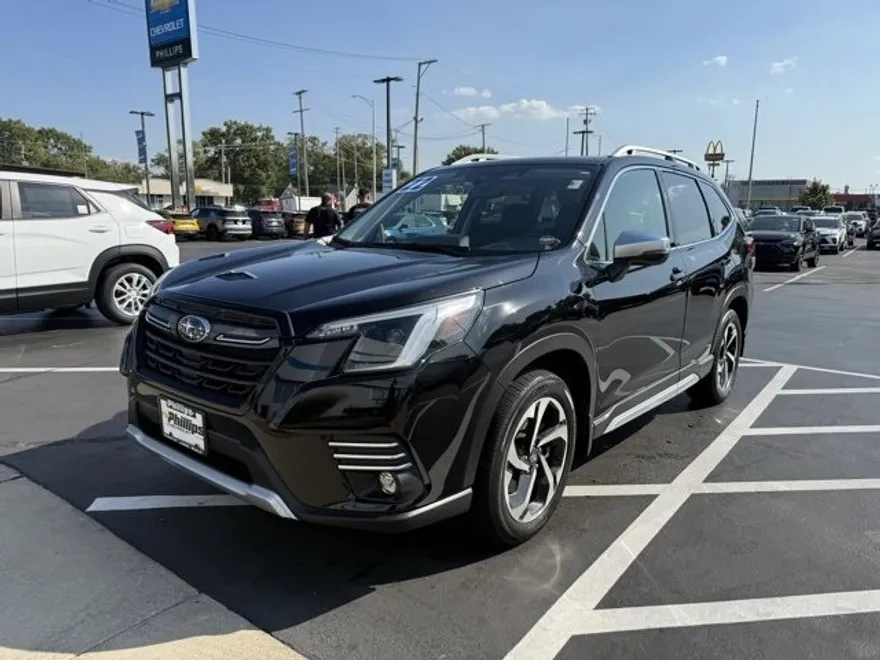 2022 Subaru Forester Touring photo 1