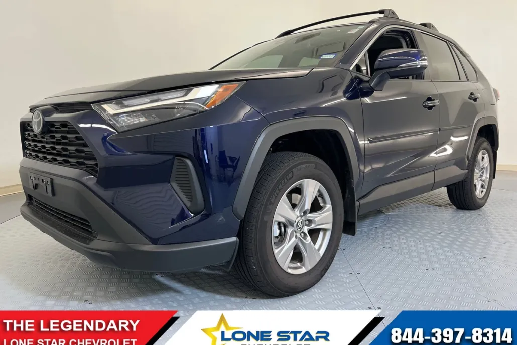 2025 Toyota RAV4 XLE photo 1