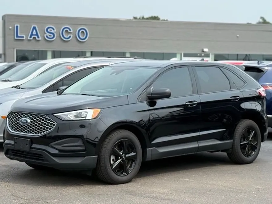 2024 Ford Edge SE photo 1