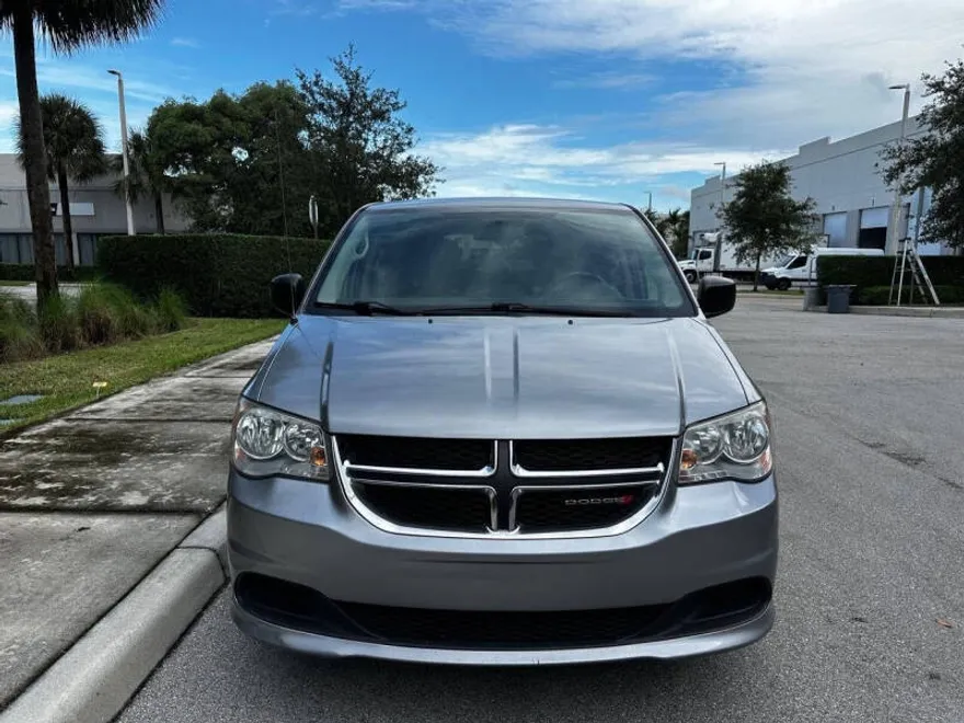 2016 Dodge Grand Caravan SE photo 1