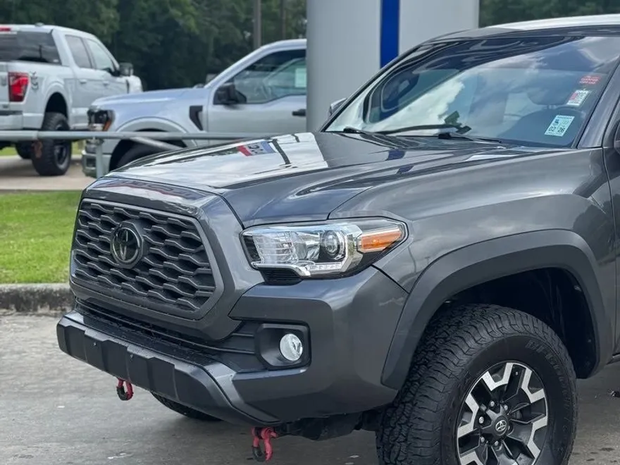 2022 Toyota Tacoma TRD Off-Road photo 1
