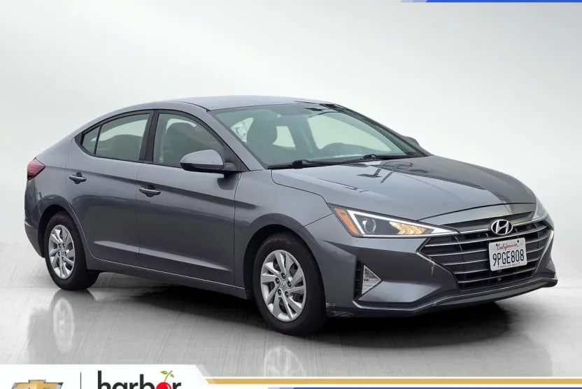 2019 Hyundai Elantra SE photo 1