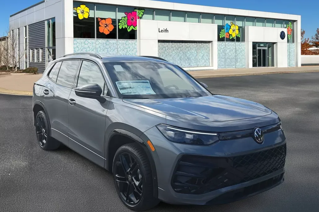 2025 Volkswagen Tiguan SE R-Line Black photo 1