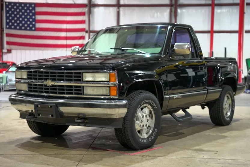 1993 Chevrolet Silverado photo 1