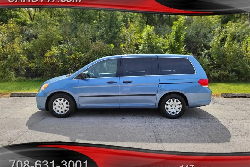 2010 Honda Odyssey LX photo 1