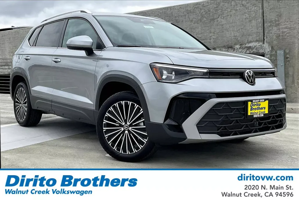 2025 Volkswagen Taos SE photo 1