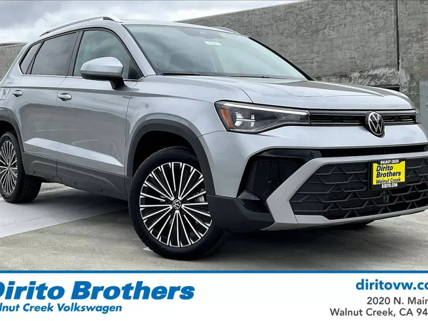 2025 Volkswagen Taos SE photo 1