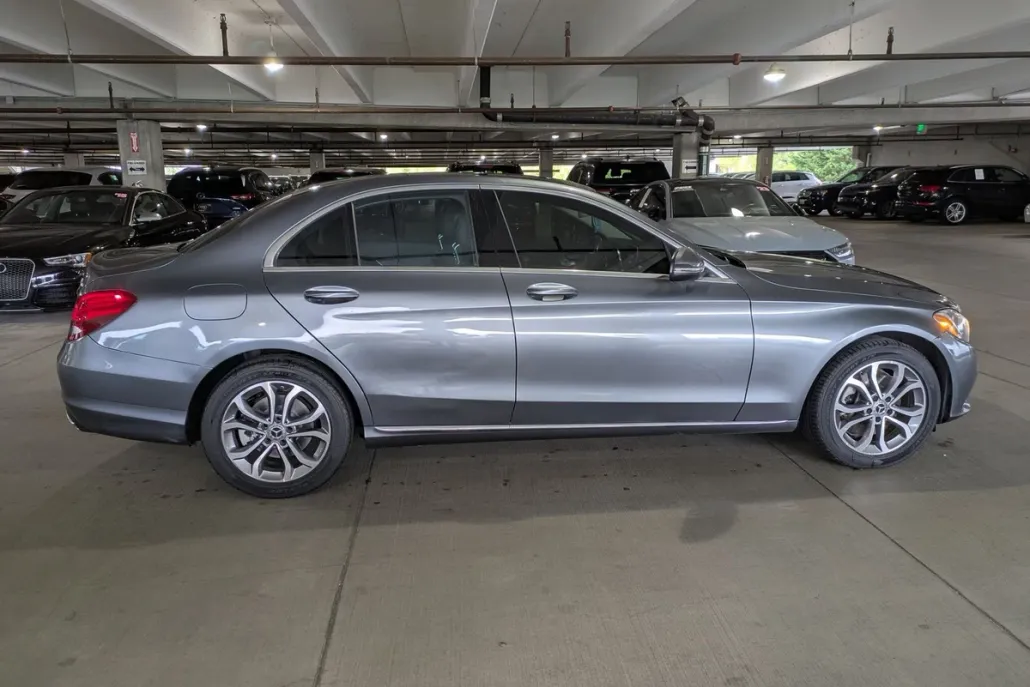 2017 Mercedes Benz C 300 4MATIC Sedan photo 1