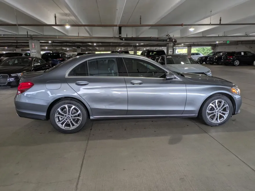2017 Mercedes Benz C 300 4MATIC Sedan photo 1