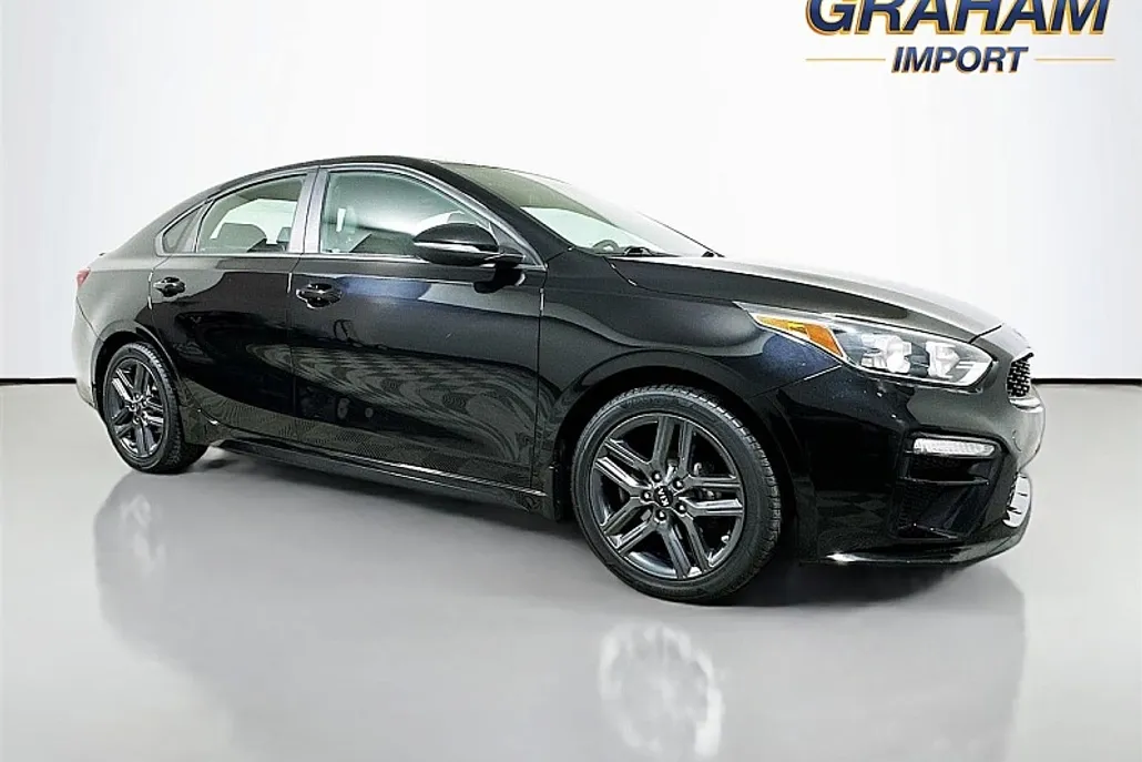 2020 Kia Forte GT-Line photo 1