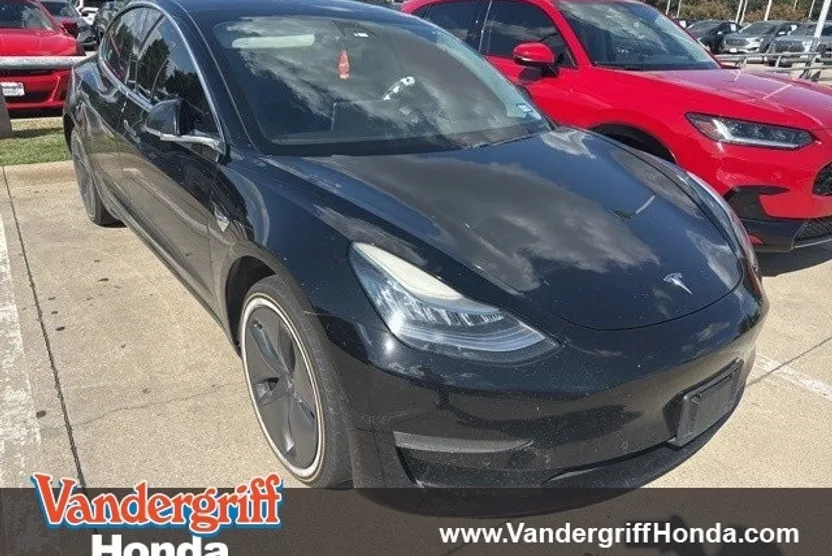 2019 Tesla Model 3 Standard Range Plus photo 1
