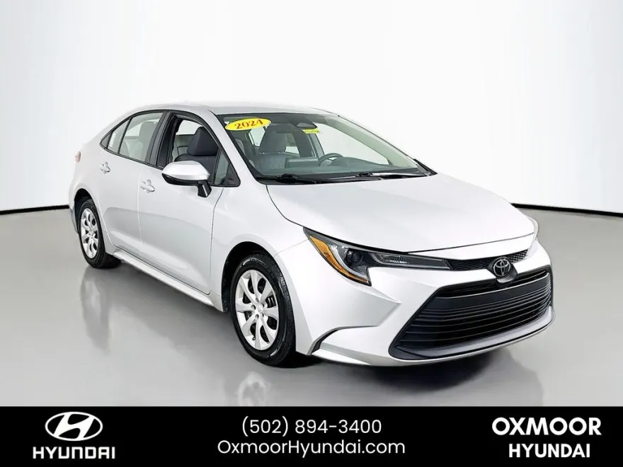 2024 Toyota Corolla LE photo 1