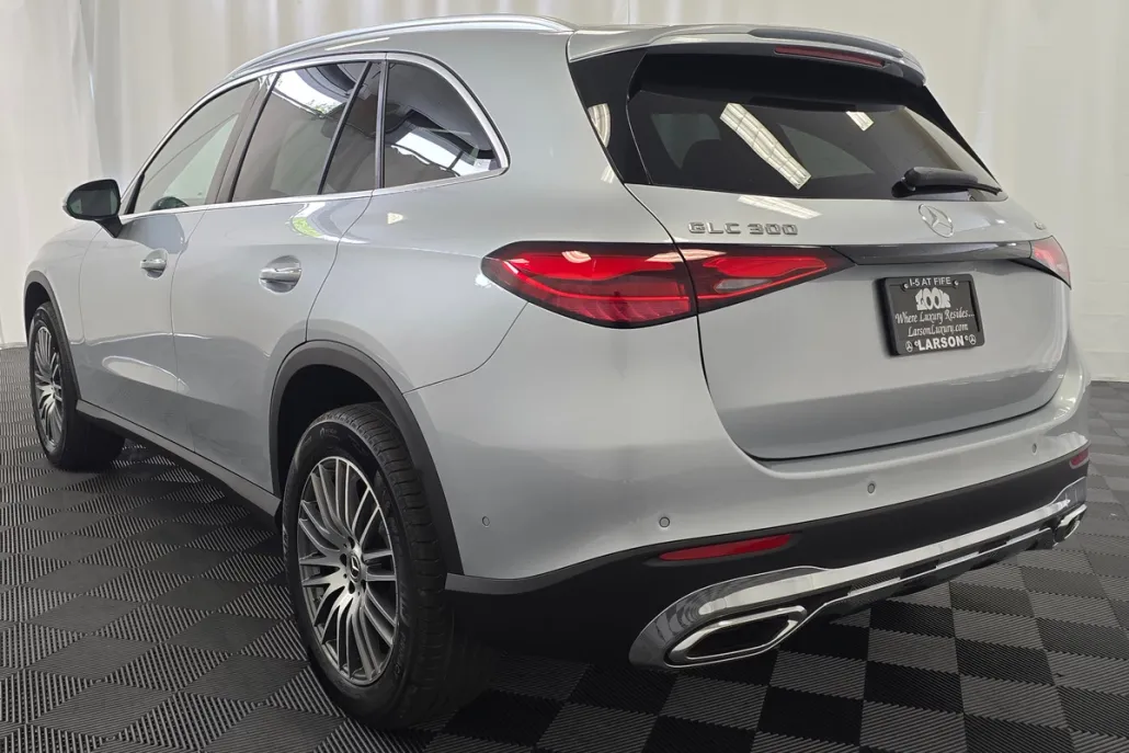 2025 Mercedes Benz GLC 300 4MATIC photo 1